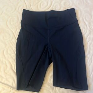 Lululemon base pace bike shorts size 6